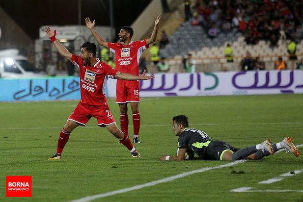 در حاشیه دیدار تیم های فوتبال پرسپولیس و نساجی مازندران 