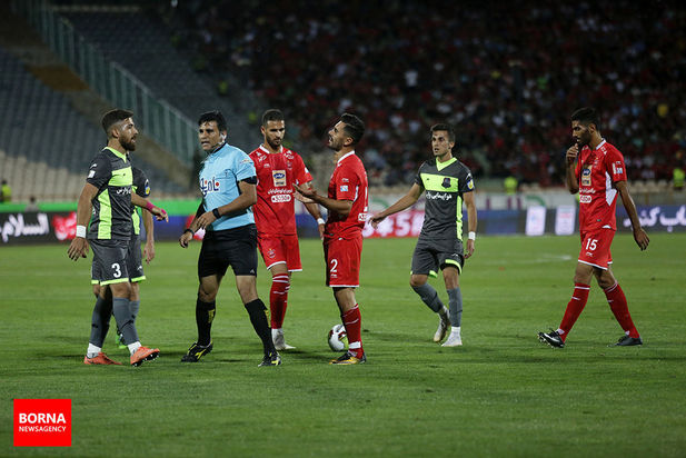 در حاشیه دیدار تیم های فوتبال پرسپولیس و نساجی مازندران 