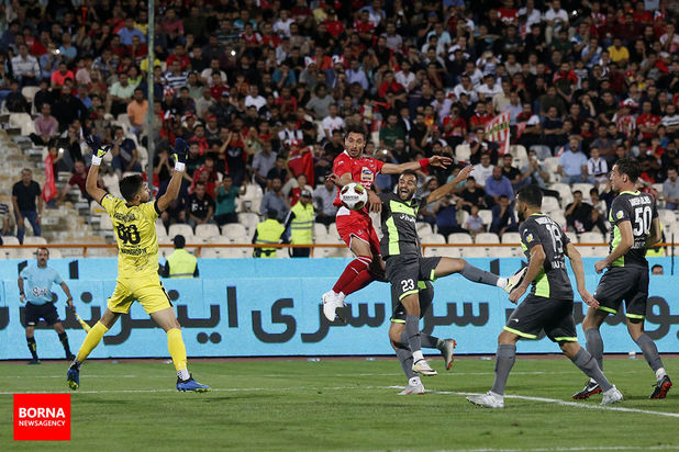 در حاشیه دیدار تیم های فوتبال پرسپولیس و نساجی مازندران 