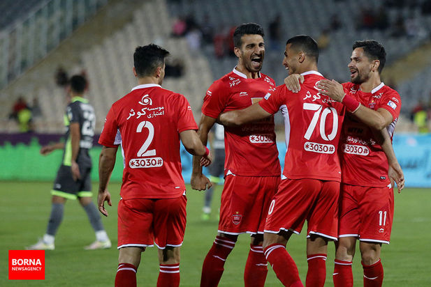 در حاشیه دیدار تیم های فوتبال پرسپولیس و نساجی مازندران 