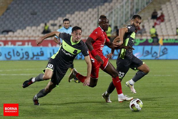 در حاشیه دیدار تیم های فوتبال پرسپولیس و نساجی مازندران 