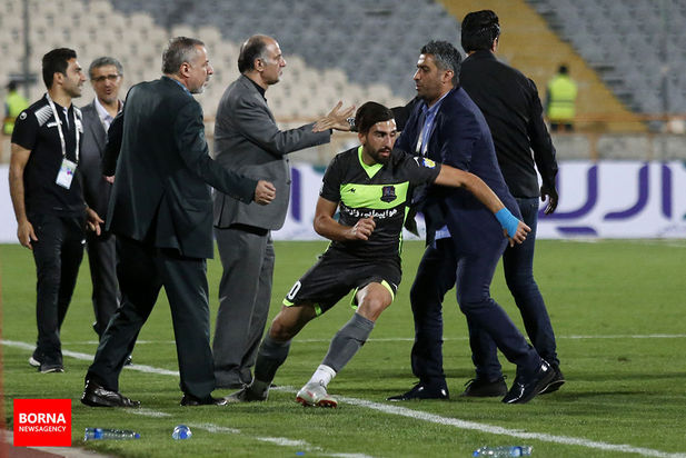 در حاشیه دیدار تیم های فوتبال پرسپولیس و نساجی مازندران 