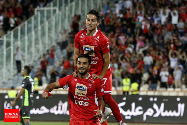 در حاشیه دیدار تیم های فوتبال پرسپولیس و نساجی مازندران 