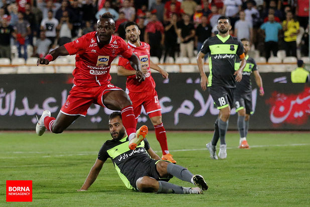 در حاشیه دیدار تیم های فوتبال پرسپولیس و نساجی مازندران 