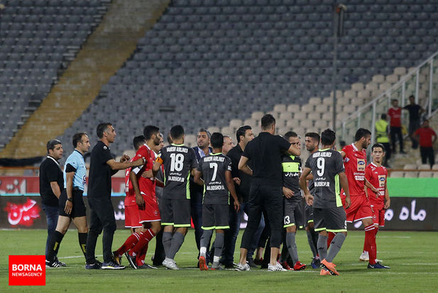 در حاشیه دیدار تیم های فوتبال پرسپولیس و نساجی مازندران 