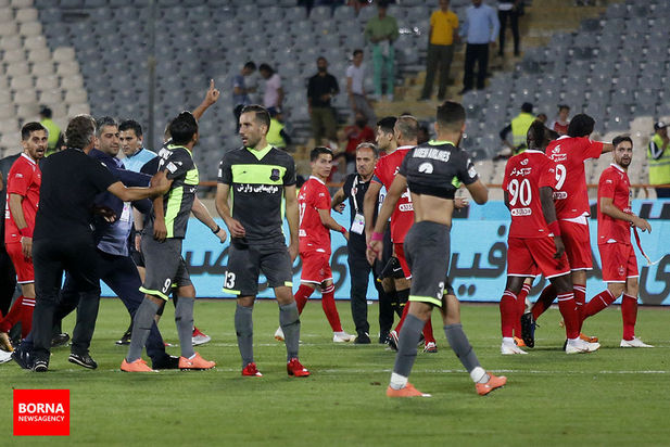 در حاشیه دیدار تیم های فوتبال پرسپولیس و نساجی مازندران 