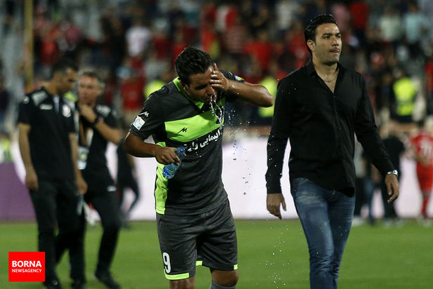 در حاشیه دیدار تیم های فوتبال پرسپولیس و نساجی مازندران 