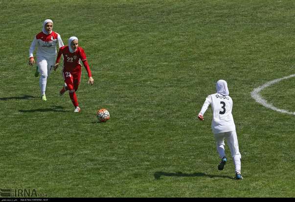 دیدار تیم‌های فوتبال دختران ایران و اردن