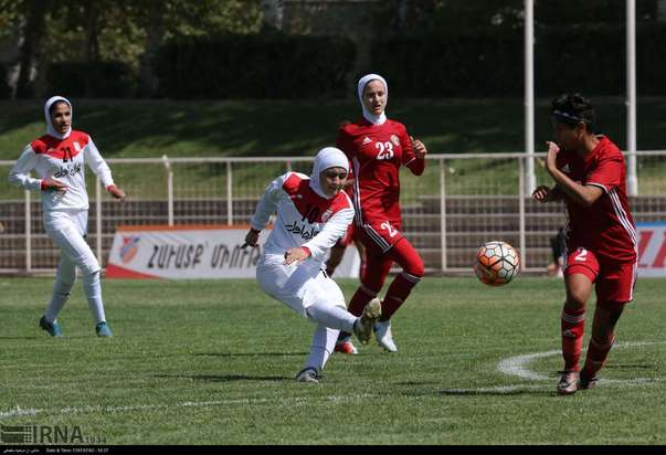 دیدار تیم‌های فوتبال دختران ایران و اردن
