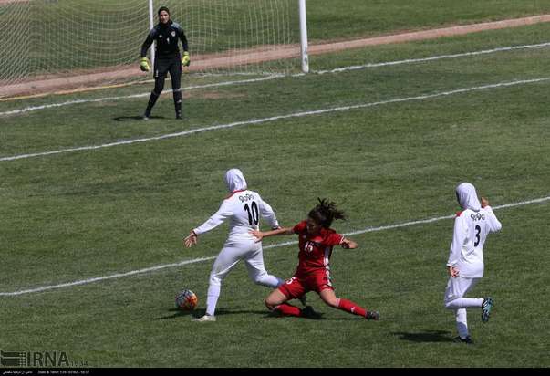 دیدار تیم‌های فوتبال دختران ایران و اردن