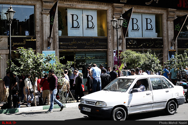 تصاویری از حال و هوای بازار ارز در تهران