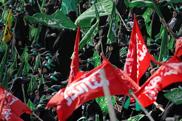 تصاویر حضور رهبر انقلاب در همایش ده‌ها هزارنفری «خدمت بسیجیان» در ورزشگاه آزادی