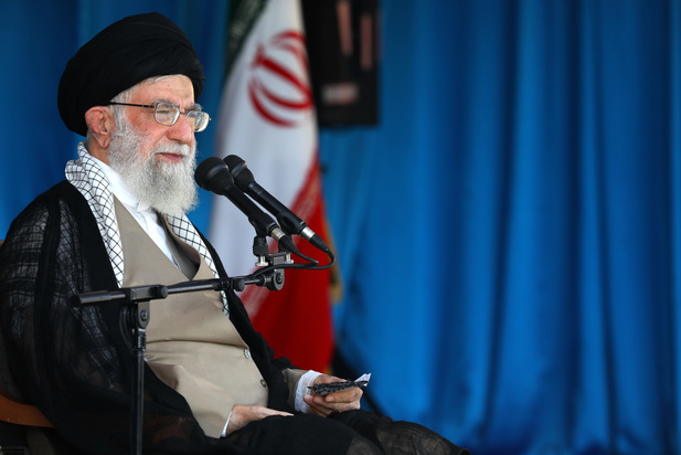 تصاویر حضور رهبر انقلاب در همایش ده‌ها هزارنفری «خدمت بسیجیان» در ورزشگاه آزادی