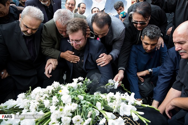 تصاویر مراسم تشییع پیکر بهرام شفیع