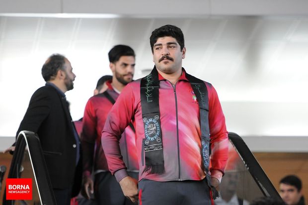 تصاویر بازگشت کاروان ورزشی ایران از بازی‌های پاراآسیایی ۲۰۱۸