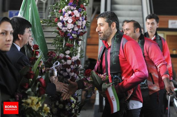 تصاویر بازگشت کاروان ورزشی ایران از بازی‌های پاراآسیایی ۲۰۱۸