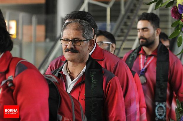 تصاویر بازگشت کاروان ورزشی ایران از بازی‌های پاراآسیایی ۲۰۱۸