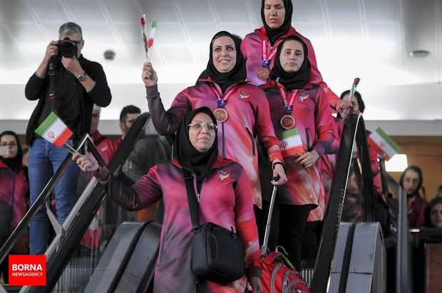 تصاویر بازگشت کاروان ورزشی ایران از بازی‌های پاراآسیایی ۲۰۱۸