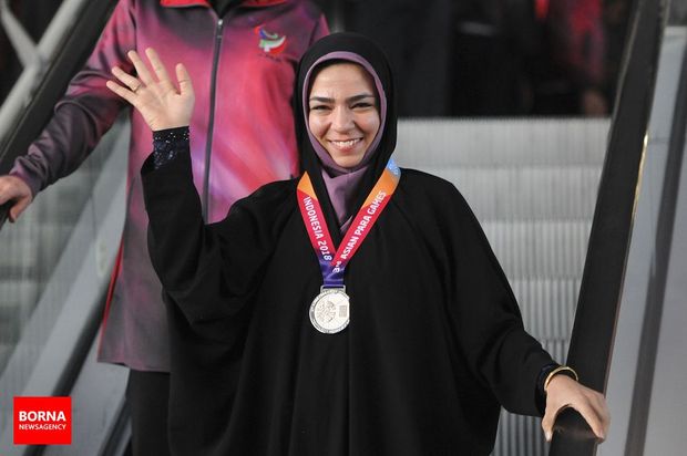 تصاویر بازگشت کاروان ورزشی ایران از بازی‌های پاراآسیایی ۲۰۱۸