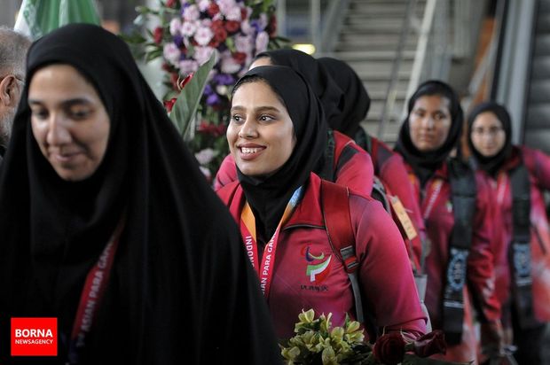 تصاویر بازگشت کاروان ورزشی ایران از بازی‌های پاراآسیایی ۲۰۱۸