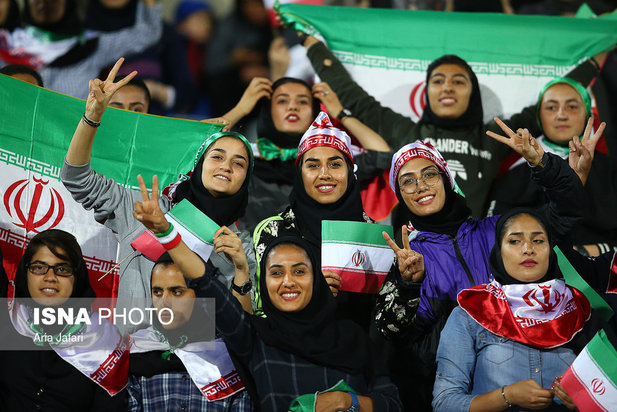 حضور بانوان در ورزشگاه آزادی