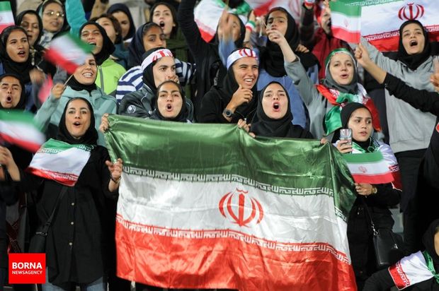 حضور بانوان در ورزشگاه آزادی
