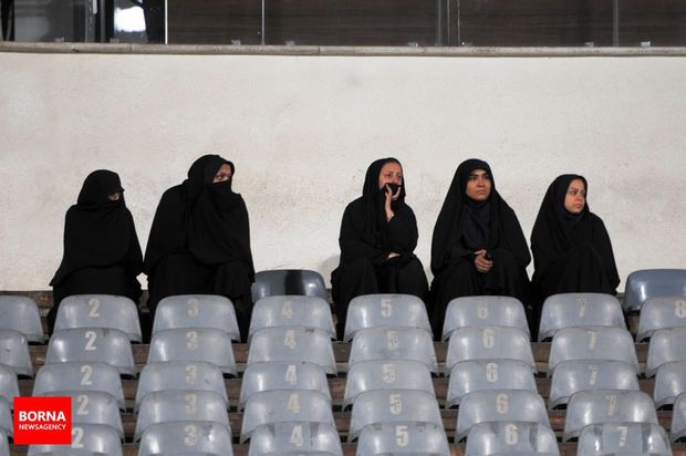 حضور بانوان در ورزشگاه آزادی