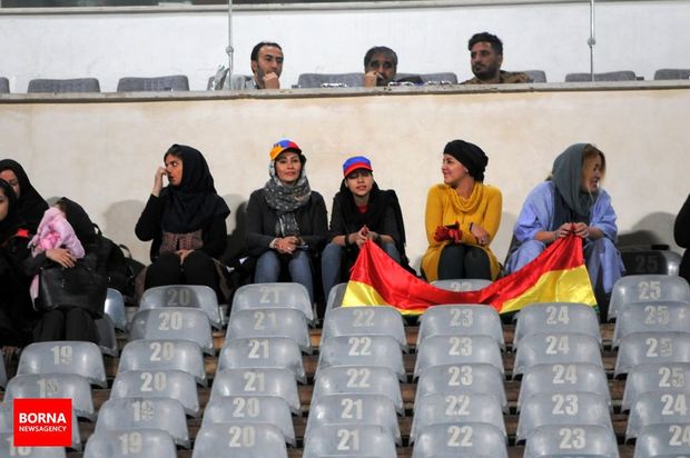 حضور بانوان در ورزشگاه آزادی