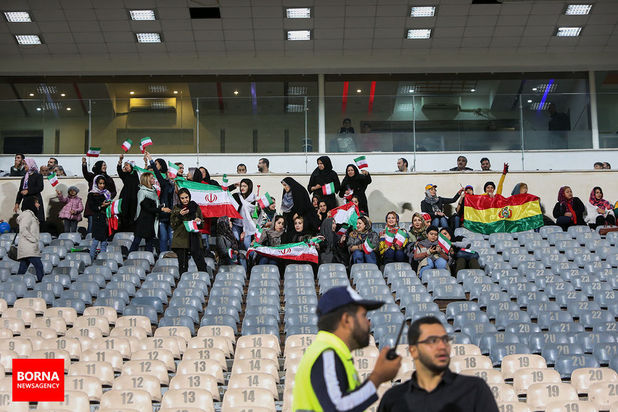حضور بانوان در ورزشگاه آزادی
