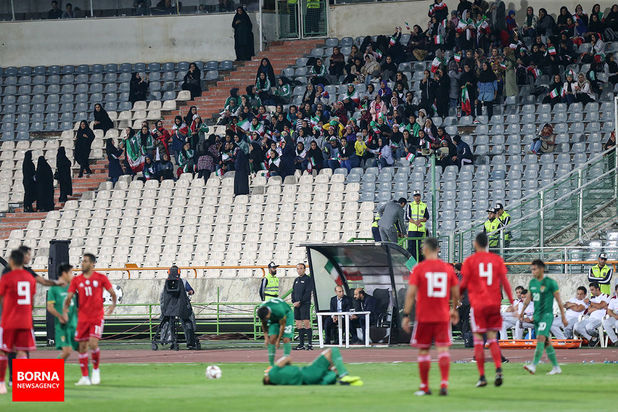 حضور بانوان در ورزشگاه آزادی