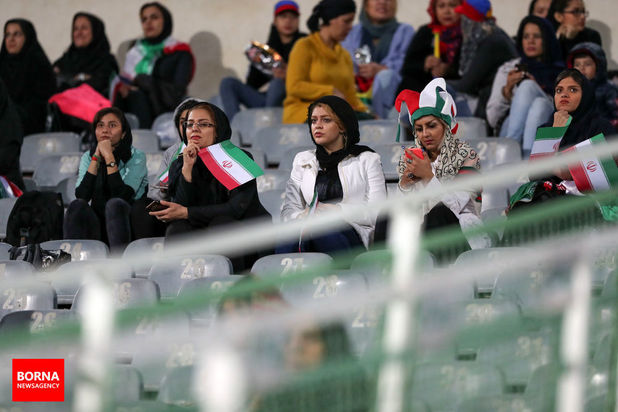 حضور بانوان در ورزشگاه آزادی