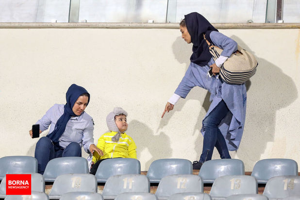 حضور بانوان در ورزشگاه آزادی