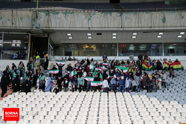 حضور بانوان در ورزشگاه آزادی