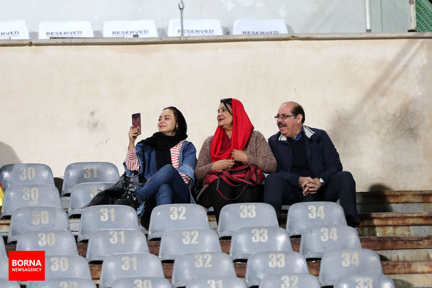 حضور بانوان در ورزشگاه آزادی