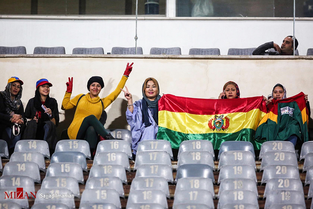 حضور بانوان در ورزشگاه آزادی