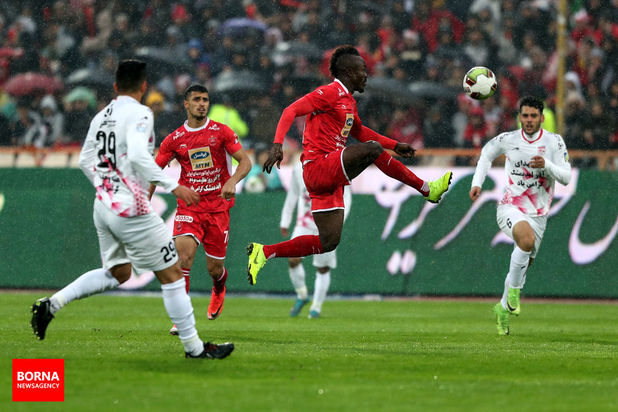 دیدار تیم های پرسپولیس تهران - تراکتورسازی تبریز