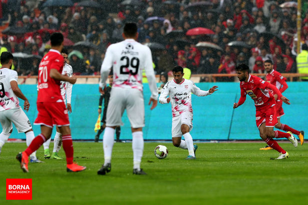 دیدار تیم های پرسپولیس تهران - تراکتورسازی تبریز