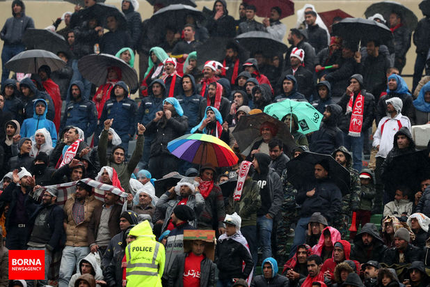 دیدار تیم های پرسپولیس تهران - تراکتورسازی تبریز