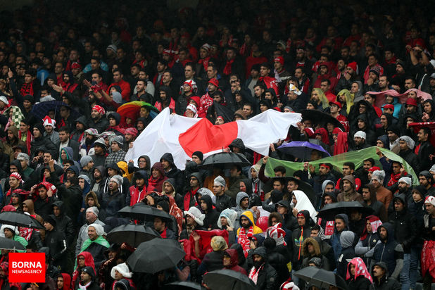 دیدار تیم های پرسپولیس تهران - تراکتورسازی تبریز