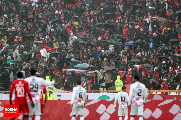 دیدار تیم های پرسپولیس تهران - تراکتورسازی تبریز