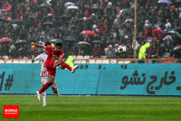 دیدار تیم های پرسپولیس تهران - تراکتورسازی تبریز