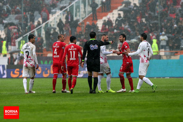 دیدار تیم های پرسپولیس تهران - تراکتورسازی تبریز