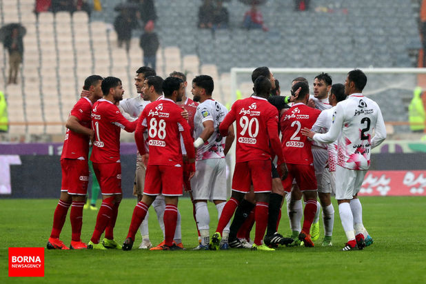 دیدار تیم های پرسپولیس تهران - تراکتورسازی تبریز