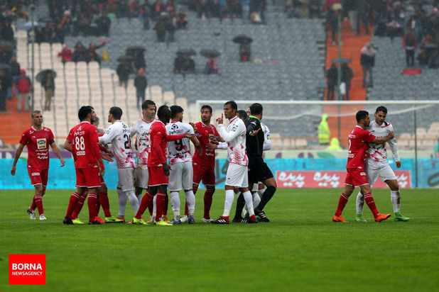 دیدار تیم های پرسپولیس تهران - تراکتورسازی تبریز