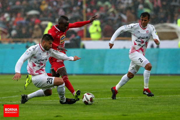 دیدار تیم های پرسپولیس تهران - تراکتورسازی تبریز