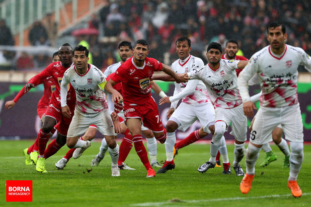 دیدار تیم های پرسپولیس تهران - تراکتورسازی تبریز