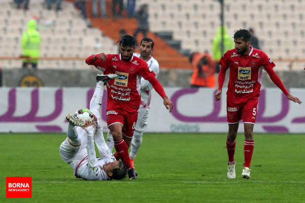 دیدار تیم های پرسپولیس تهران - تراکتورسازی تبریز