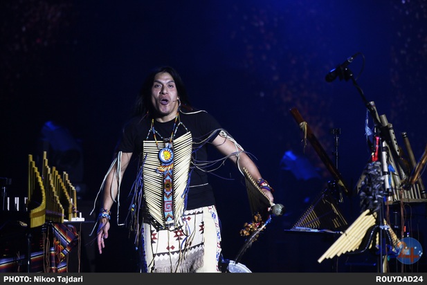 کنسرت لئو روخاس_ تاجداری