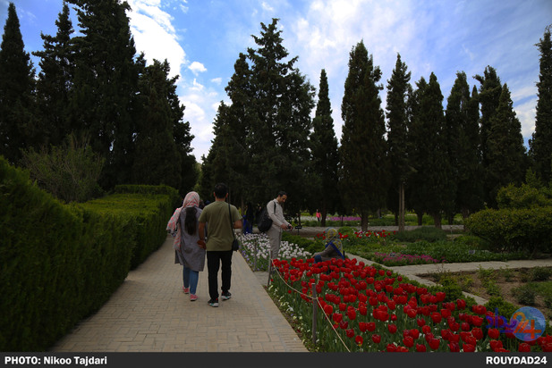 باغ گیاه شناسی_ تاجداری