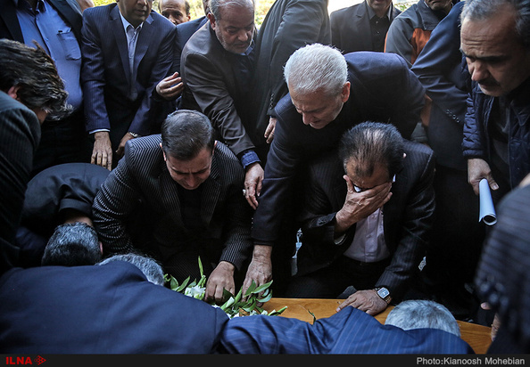 بهمن کشاورز